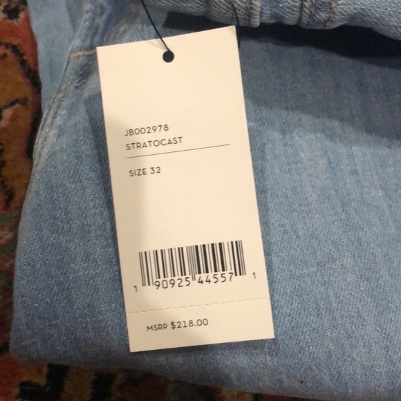 NWT J Brand Selena mid rise crop boot jeans - Picture 3 of 4